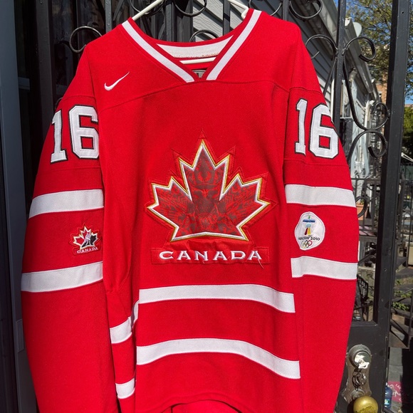 Nike Canada Jersey 🇨🇦 - Picture 4 of 14